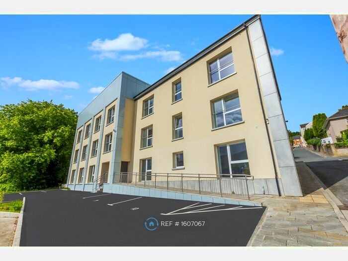 1 Bedroom Flat To Rent In Carlton House, Ebbw Vale, NP23