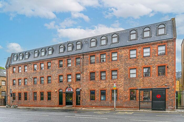 1 Bedroom Flat For Sale In Penn Court, Hammersmith, London, W14