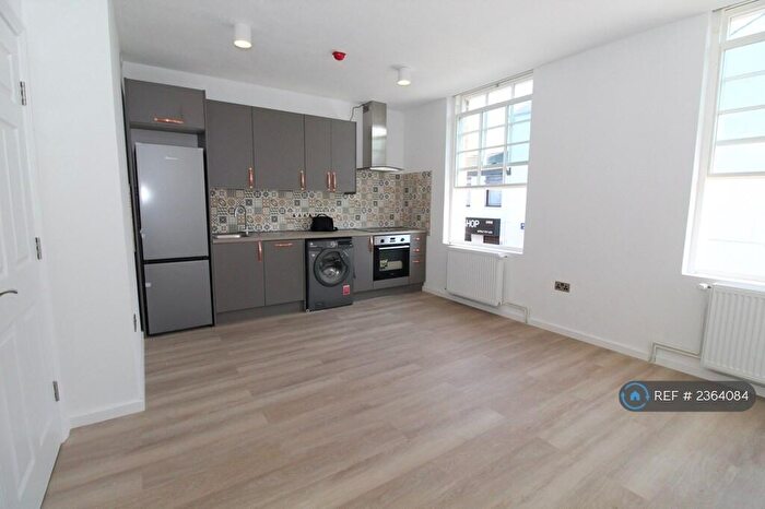 1 Bedroom Flat To Rent In Whitehall Street, Rochdale, OL12