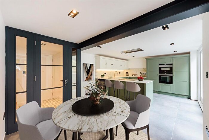 4 Bedroom Flat To Rent In Teignmouth Road, London, NW2