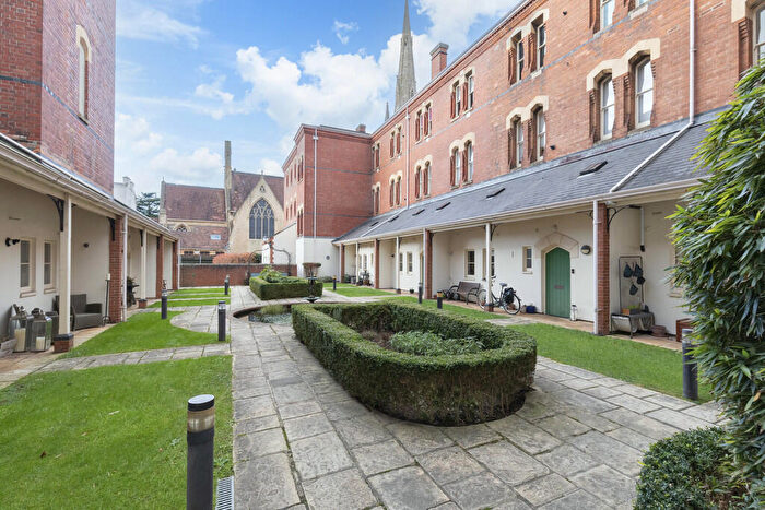 1 Bedroom Apartment To Rent In St. Georges Place, Cheltenham, GL50