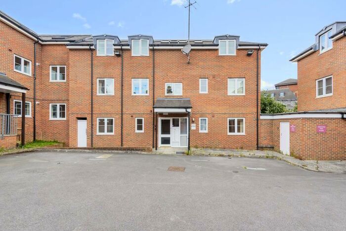1 Bedroom Apartment To Rent In Swindon, Wiltshire, SN1