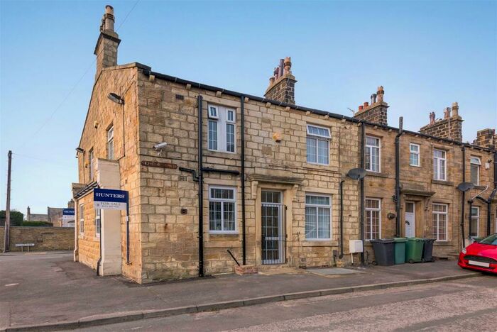 2 Bedroom Apartment To Rent In Swaine Hill Street, Yeadon, Leeds, LS19