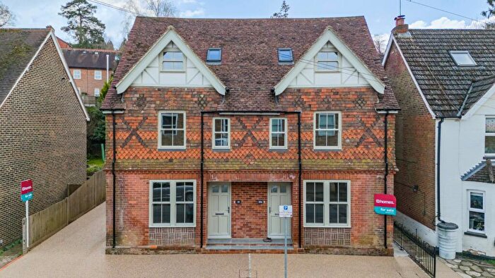 4 Bedroom Semi Detached House For Sale In Kings Road, Haslemere, Surrey, GU27