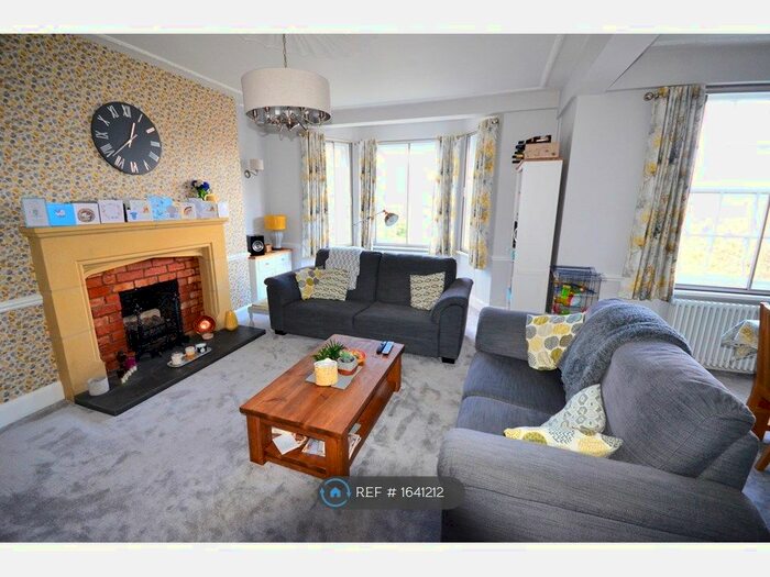 3 Bedroom Flat To Rent In Kenilworth Court, Birmingham, B16