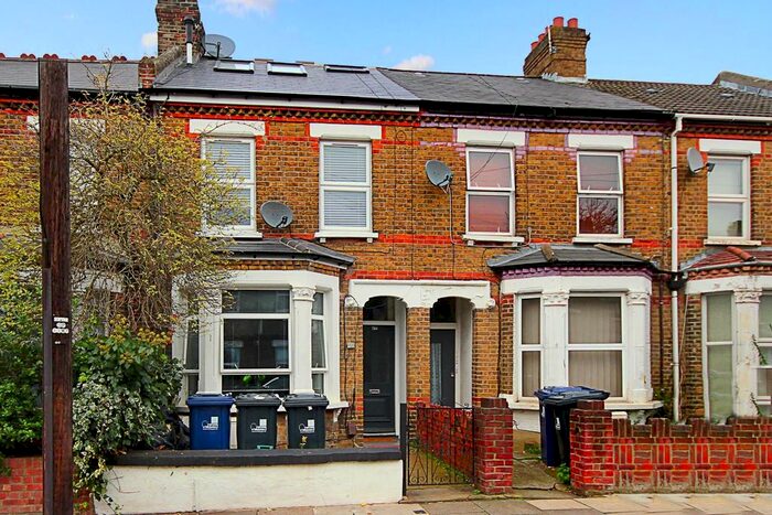 2 Bedroom Flat For Sale In Felix Road, W13
