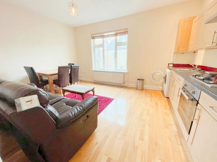 2 Bedroom Flat To Rent In Russell Road, London, N13
