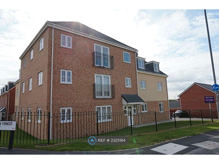 2 Bedroom Flat To Rent In New Forest Village, Leeds, LS10