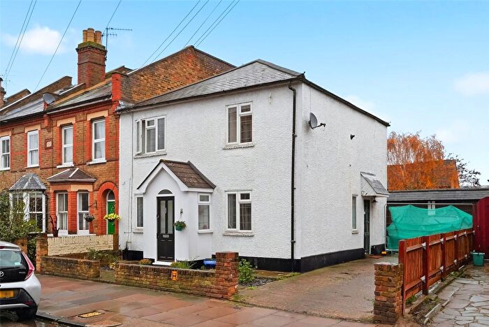 2 Bedroom Maisonette For Sale In Briar Road, Twickenham, TW2