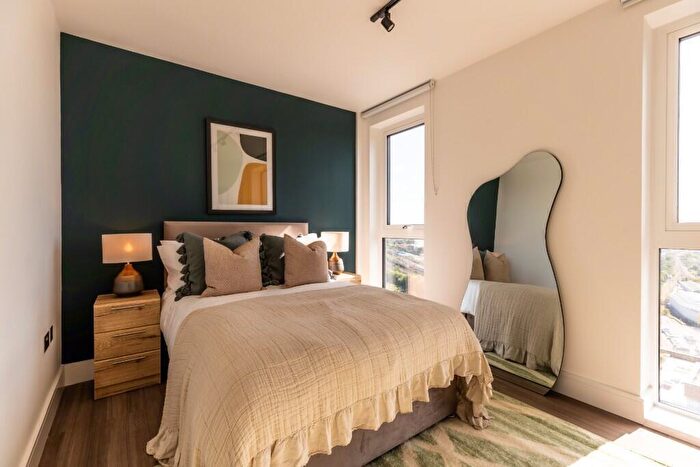 2 Bedroom Flat To Rent In Flat, Mitre Yard, - Scrubs Lane, London, NW10