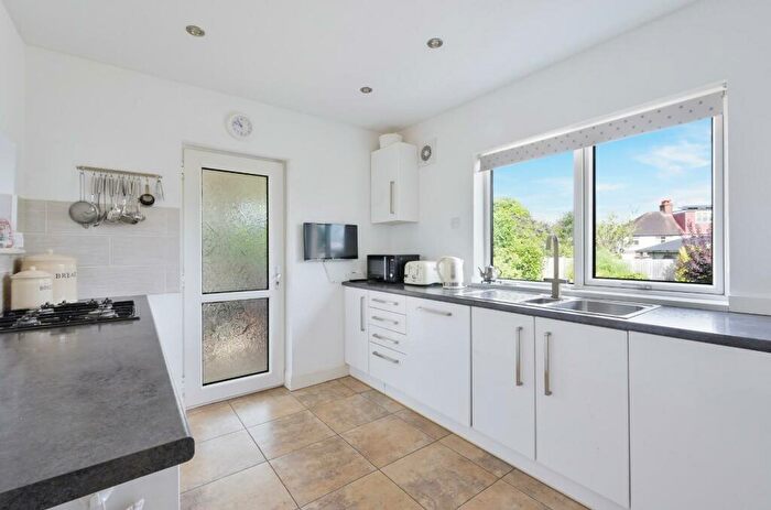 2 Bedroom Detached Bungalow For Sale In The Drive, Ewell, KT19