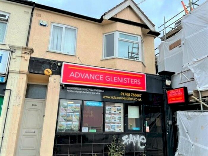 2 Bedroom Flat To Rent In North Street, Romford, RM1