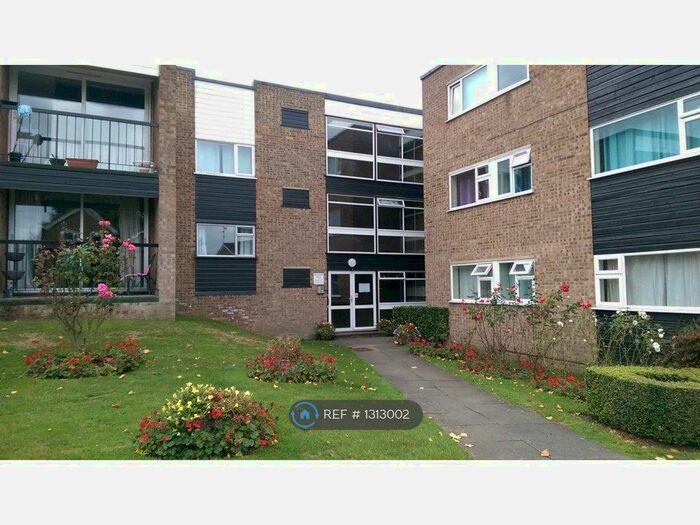 2 Bedroom Flat To Rent In Apton Road, Bishops Stortford, CM23