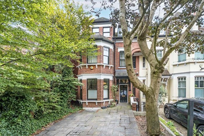 5 Bedroom Maisonette For Sale In Muswell Hill Road, London, N10