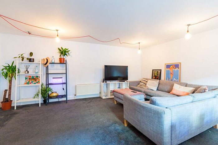 2 Bedroom Flat To Rent In Wheler Street, Spitalfields, London, E1