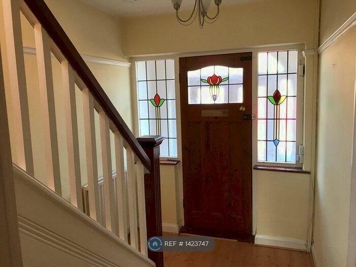 3 Bedroom Semi-Detached House To Rent In Abbey Road, West Bridgford, Nottingham, NG2