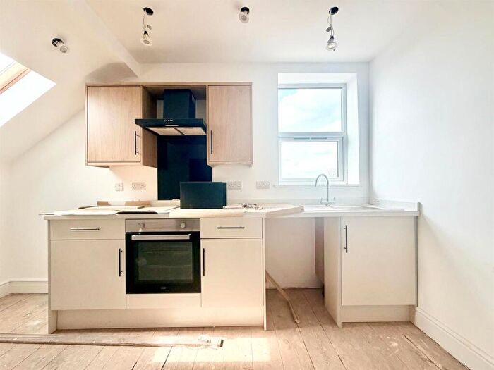 2 Bedroom Apartment To Rent In Station Road, Beeston, Nottingham, NG9
