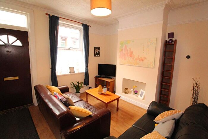 3 Bedroom Terraced House To Rent In Burley Lodge Terrace, Hyde Park, Leeds, LS6