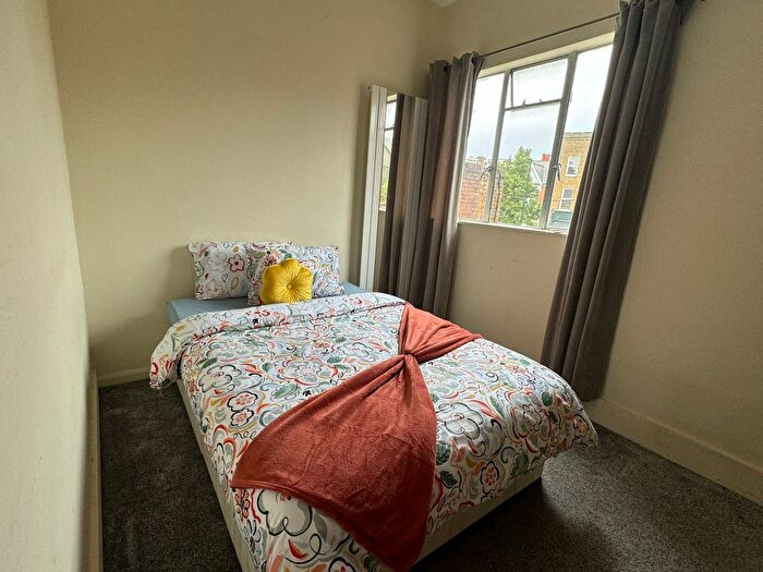 Studio To Rent In St. Marys Road, London, W5