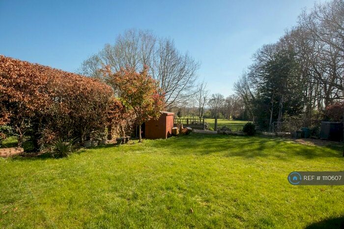 4 Bedroom Semi-Detached House To Rent In Wonford Close, Kingston Upon Thames, KT2