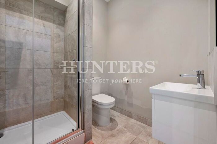 2 Bedroom Apartment For Sale In Waterloo Road, London, NW2