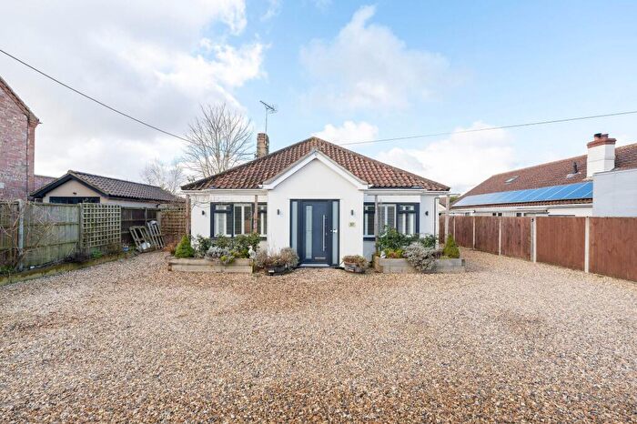 5 Bedroom Chalet For Sale In Dereham Road, Watton, IP25