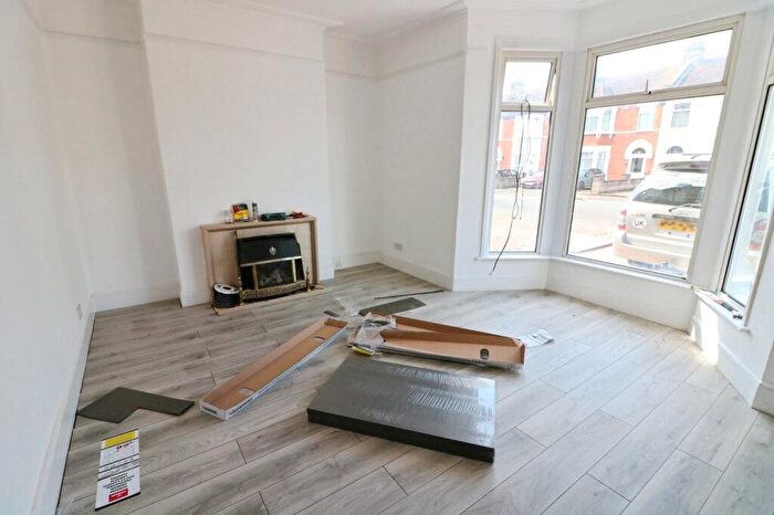4 Bedroom Terraced House To Rent In Kingswood Road, Ilford, IG3