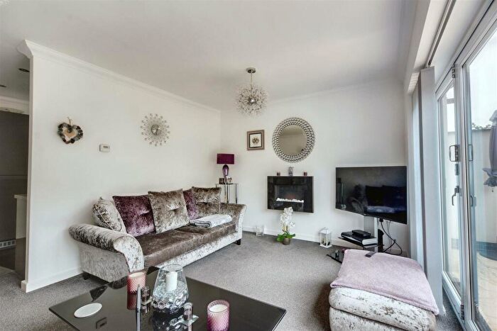 2 Bedroom Detached Bungalow For Sale In Meadow Croft Gardens, Hucknall, NG15