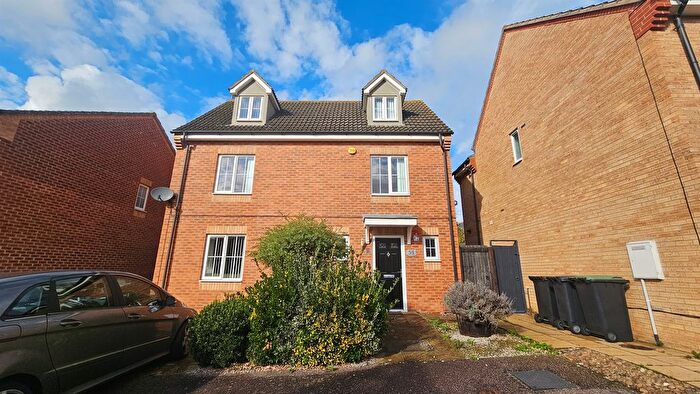 5 Bedroom Detached House For Sale In Maye Dicks Road, Rushden, NN10