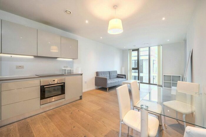 1 Bedroom Flat To Rent In St. Gabriel Walk, Tower Bridge, SE1