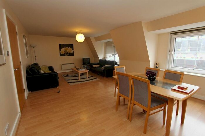 3 Bedroom Flat To Rent In Wellington Street, Leeds, LS1