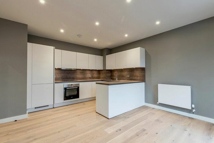 1 Bedroom Flat To Rent In Cheam Common Road, Worcester Park, KT4