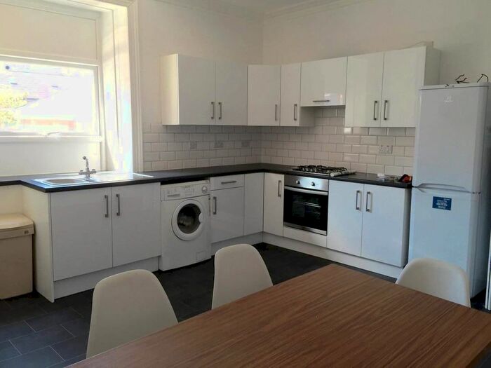 3 Bedroom Flat To Rent In Terrace Road, Aberystwyth, SY23