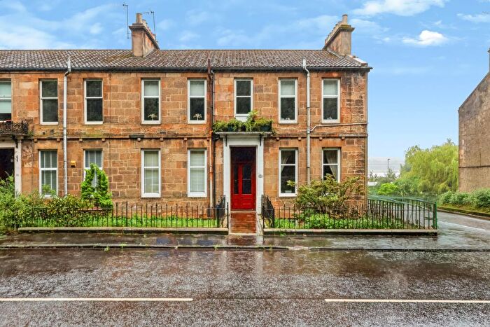 2 Bedroom Flat For Sale In Dumbarton Road, Bowling, G60