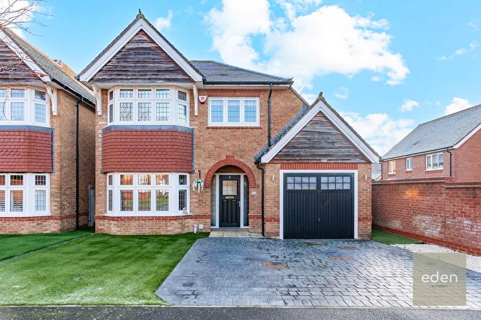 3 Bedroom Detached House For Sale In The Chimneys, Halling, ME2