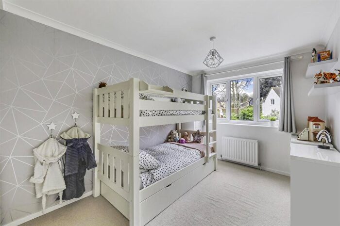2 Bedroom Apartment To Rent In Dunnymans Road, Banstead, SM7