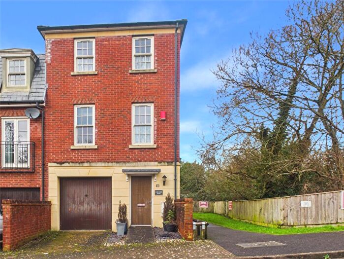 3 Bedroom End Of Terrace House For Sale In Old Mill Close, Tiverton, Devon, EX16