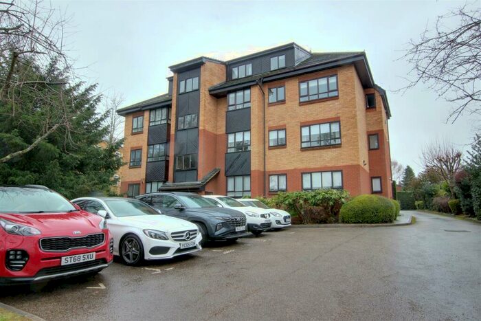 2 Bedroom Apartment To Rent In Bycullah Road, Enfield, EN2