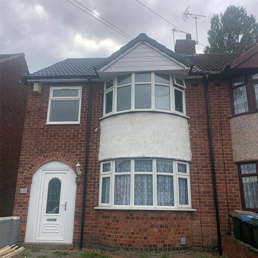 3 Bedroom Semi Detached House To Rent In Tallants Road, West Midlands, CV6