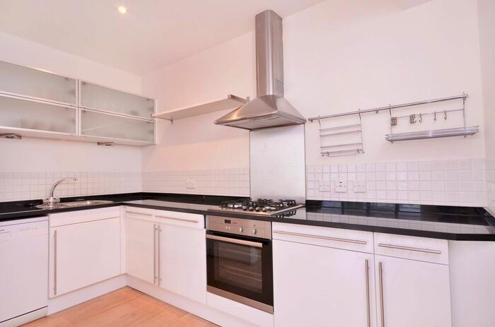 2 Bedroom Flat To Rent In Great Sutton Street, Clerkenwell, London, EC1V