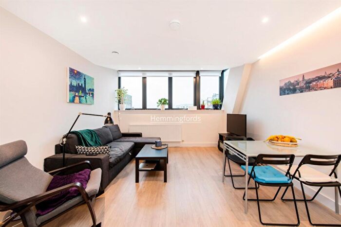 1 Bedroom Apartment To Rent In Cambridge House, Mayes Road, Wood Green, N22
