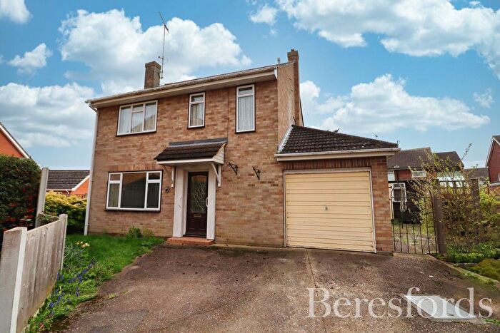 3 Bedroom Detached House For Sale In Crescent Road, Heybridge, CM9