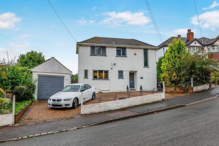 3 Bedroom Detached House For Sale In Ingham Road, South Croydon, CR2