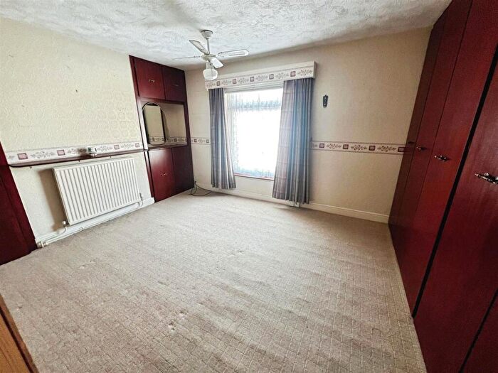 3 Bedroom Terraced House For Sale In Lovewell Road, Lowestoft, NR33