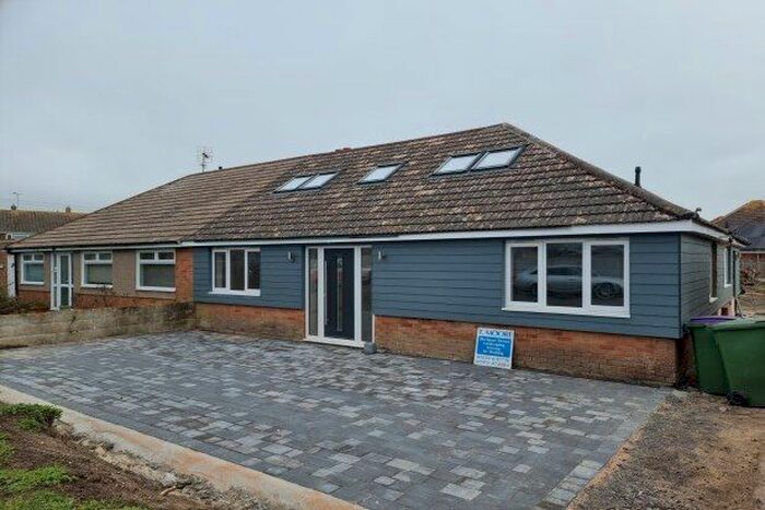 4 Bedroom Bungalow To Rent In Station Approach, New Romney, TN28