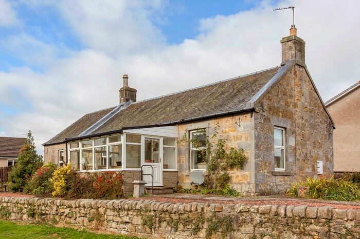 2 Bedroom Detached House For Sale In North Road, Dunfermline, Fife, KY12