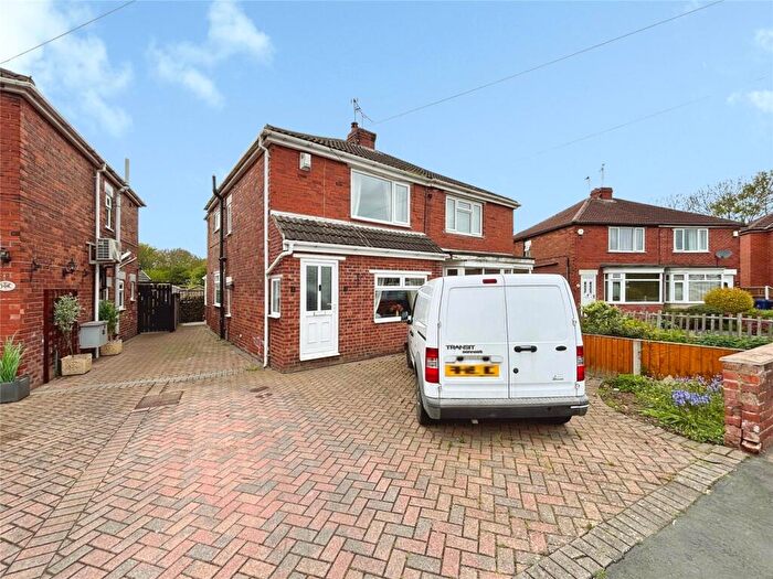3 Bedroom Semi Detached House For Sale In Crompton Avenue, Sprotbrough, Doncaster, South Yorkshire, DN5