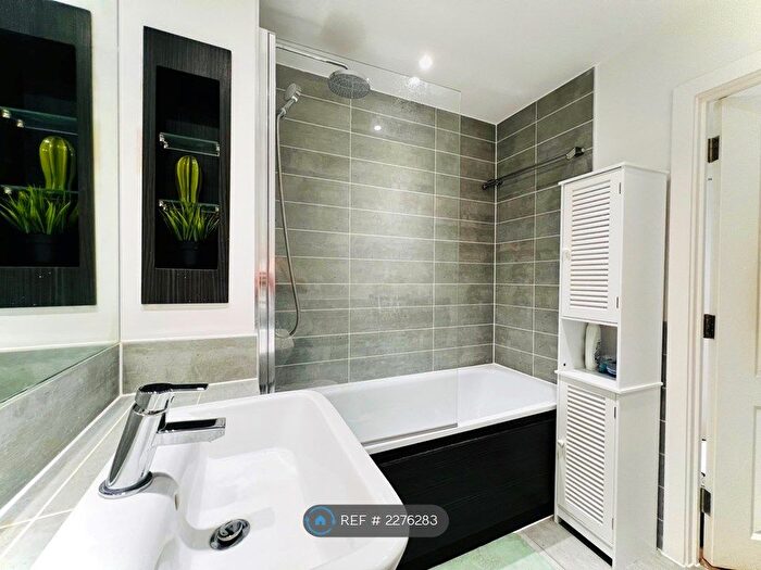 1 Bedroom Flat To Rent In Chorley Court, London, E14