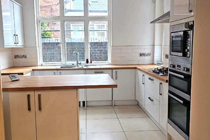 2 Bedroom Flat To Rent In Barrack Lane, The Park, Nottingham, Nottinghamshire, NG7