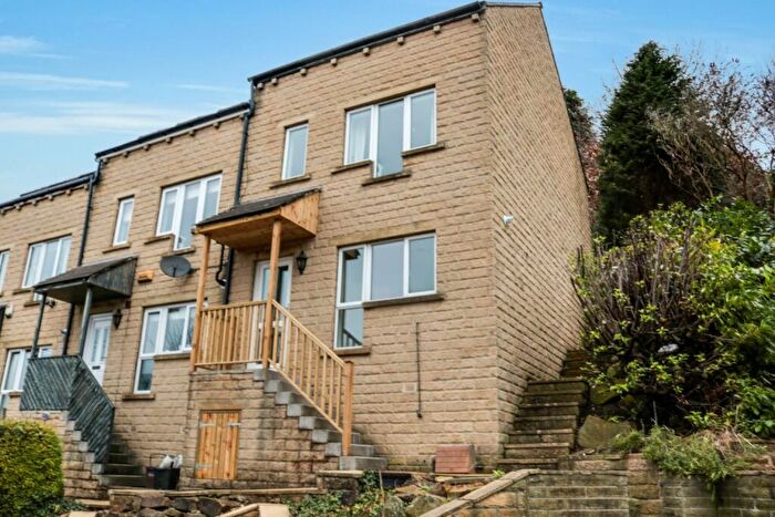 3 Bedroom Terraced House To Rent In High Fields, Sowerby Bridge, HX6
